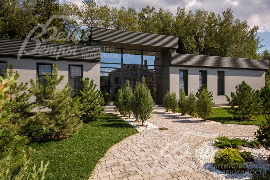 Современный одноэтажный дом, построенный по индивидуальному проекту