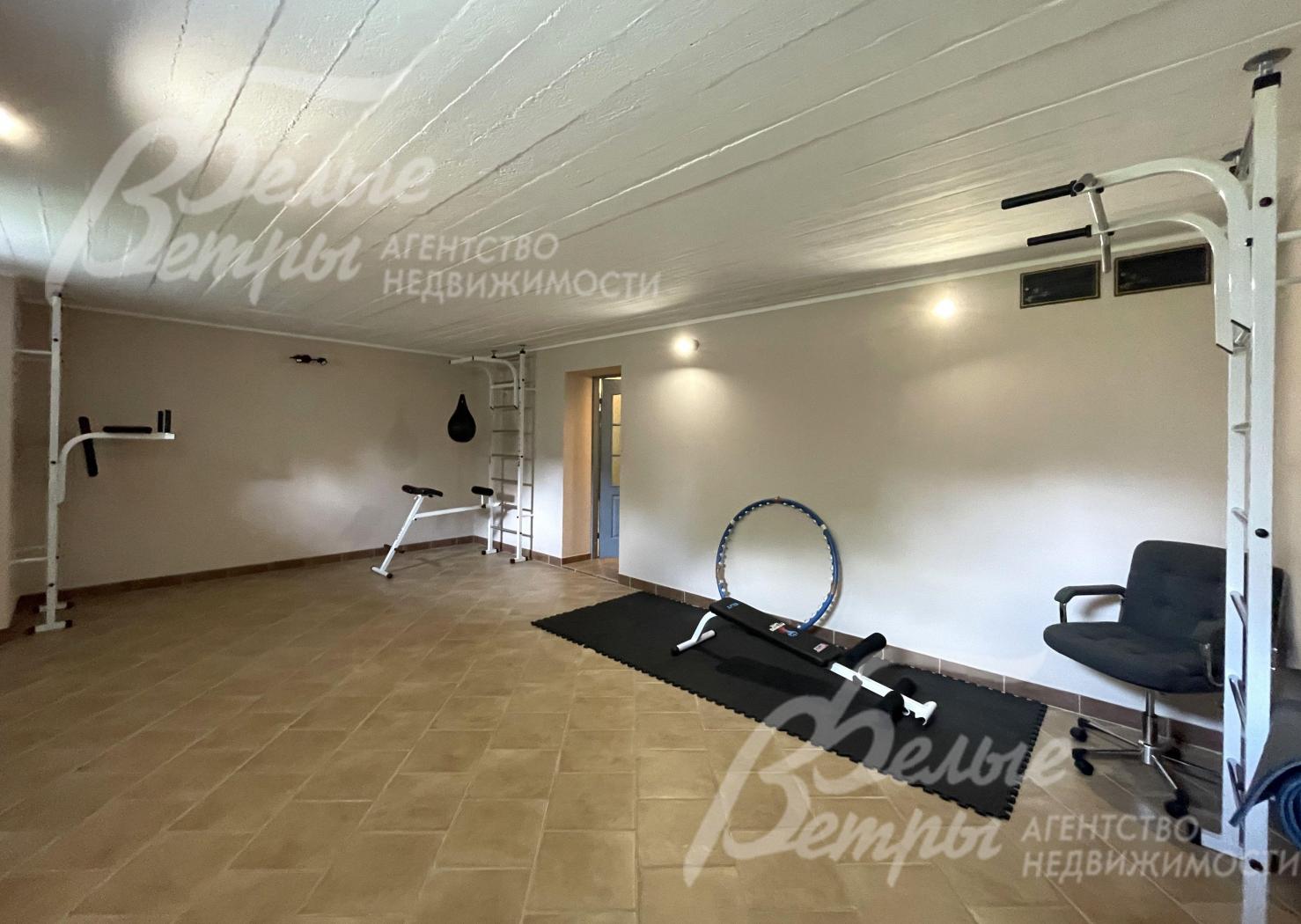 Спорт зал в цокольном этаже