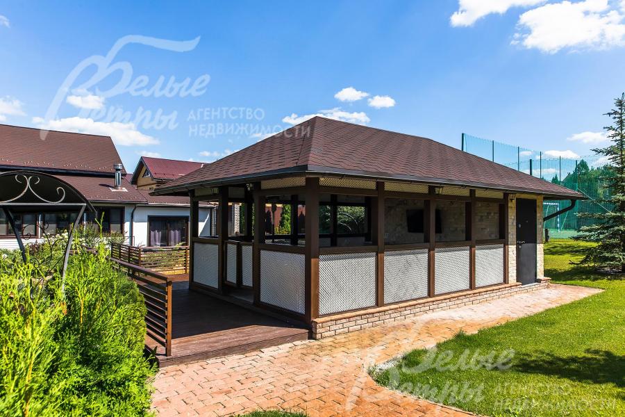 Уличная беседка барбекю с винным погребом