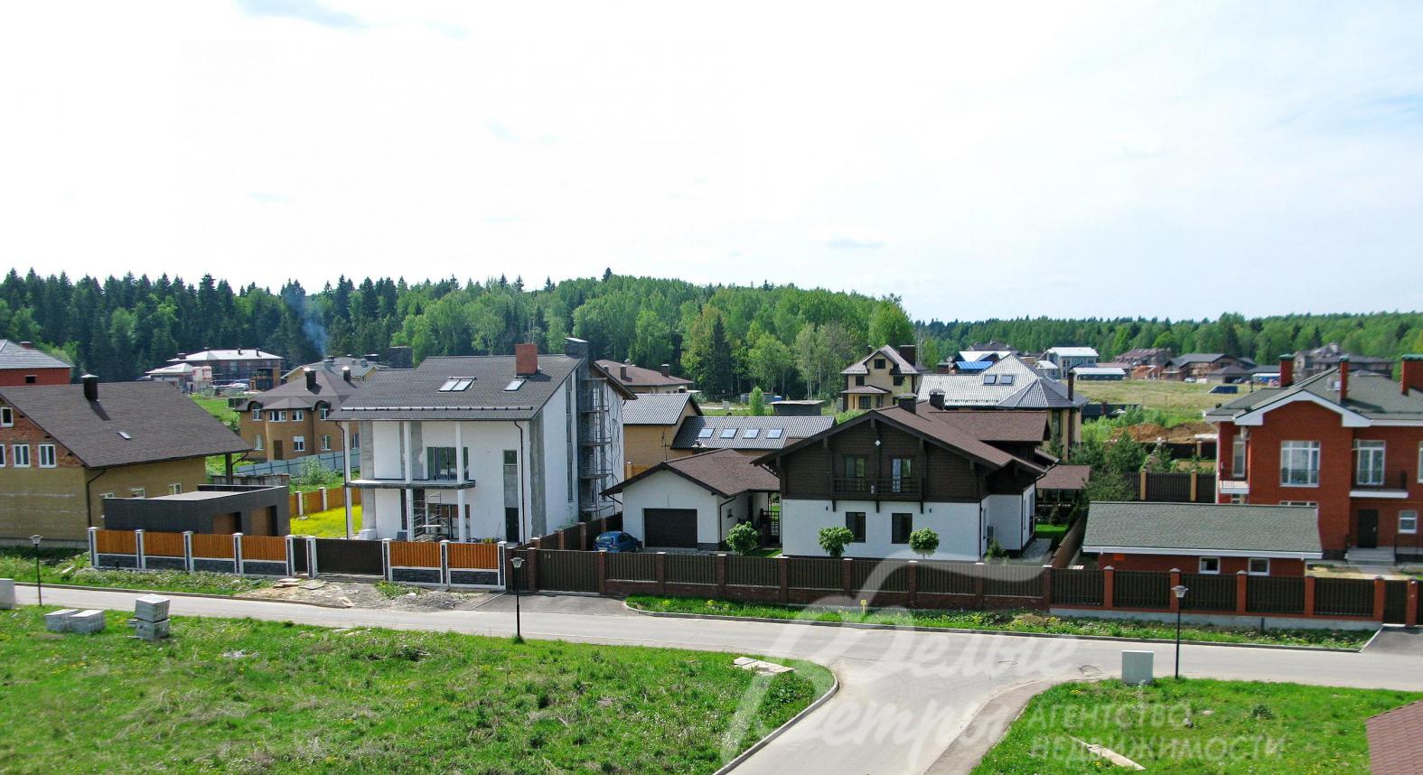 Сформированный коттеджный поселок с центральными коммуникациями Природный Парк Каменка