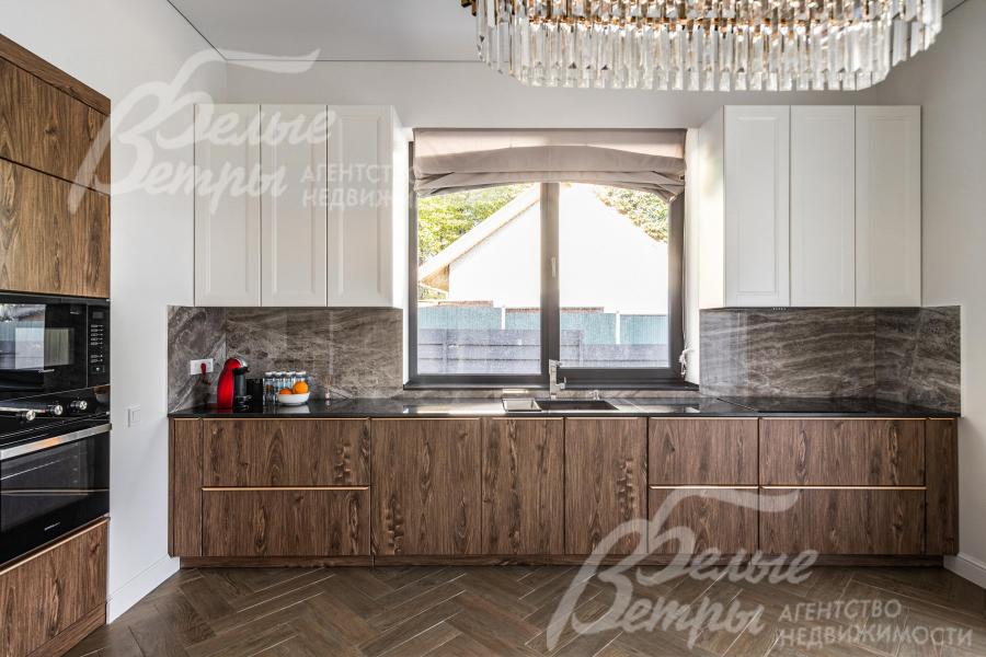 Оборудованный кухонный гарнитур