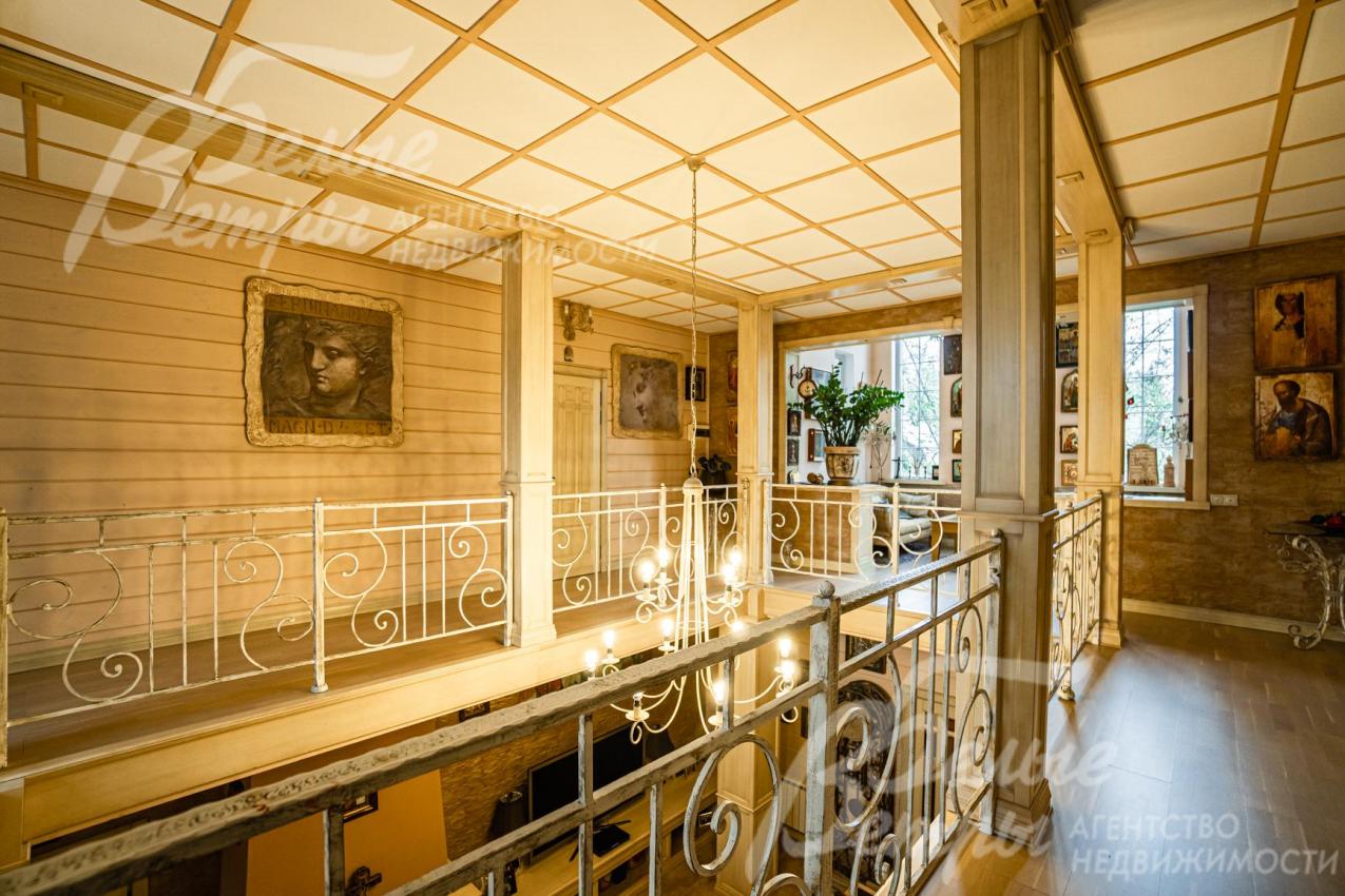 Холл-галерея на 2 этаже 38 кв.м