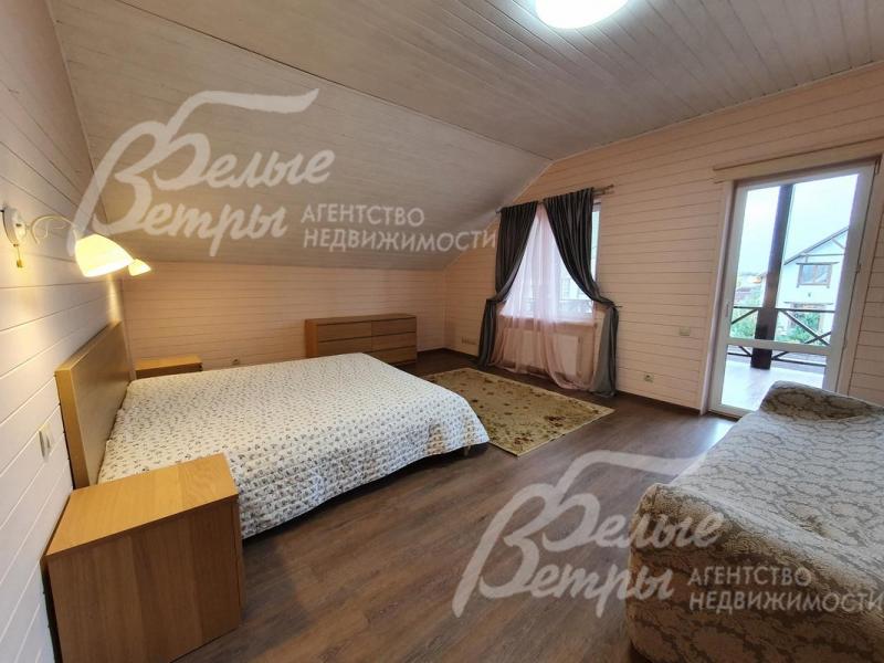 Главная спальня 24 кв.м с балконом