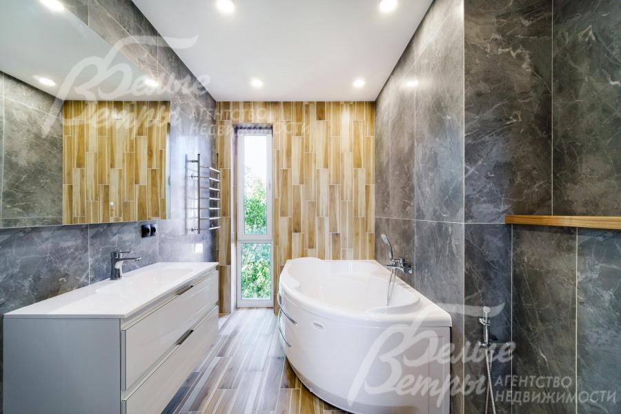 Санузел с ванной на втором этаже