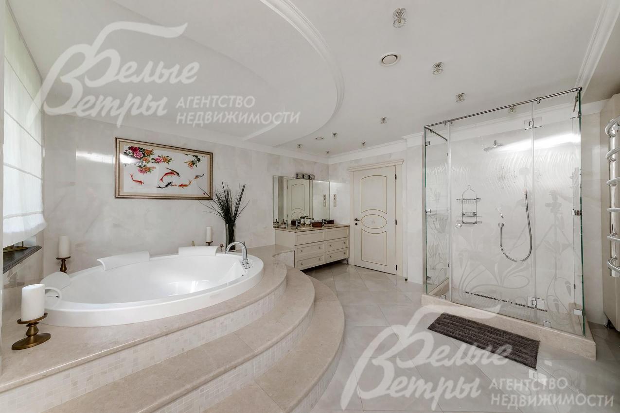 Санузел в мастер-спальне