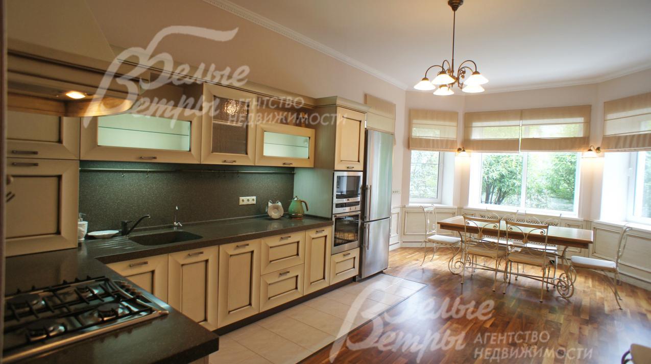 кухня - столовая 26 кв.м с выходом на террасу 60 кв.м