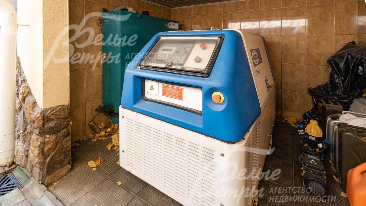 Дизельный генератор (Англия)