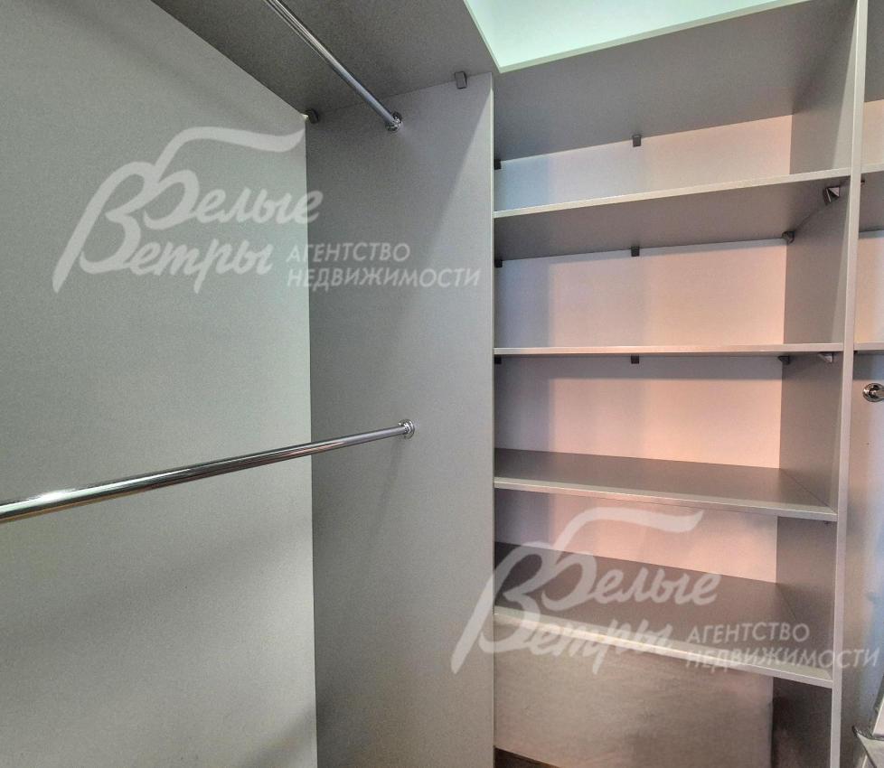 Вторая гардеробная в мастер-спальне