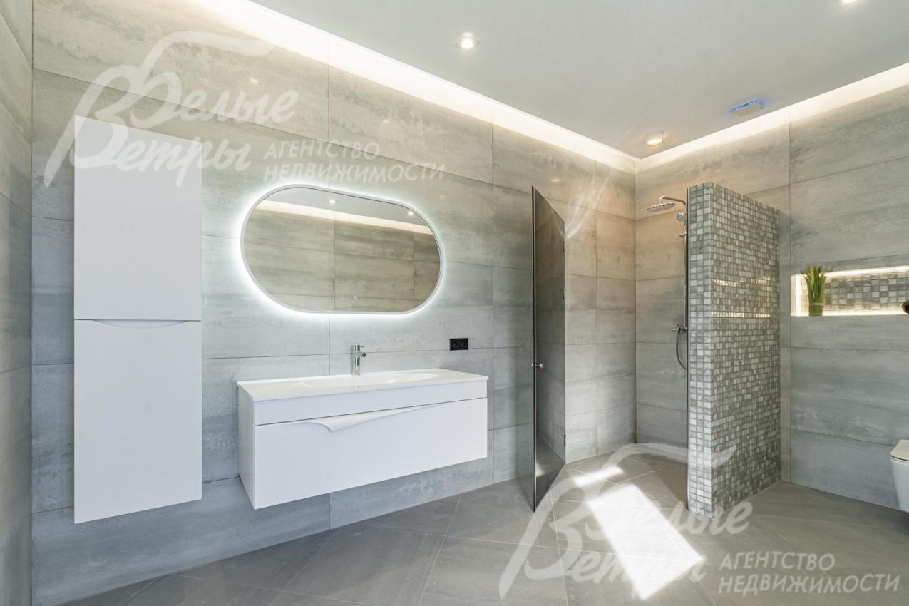 раковина в хозяйской спальне