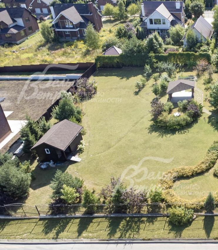 Дом на участке 16 соток