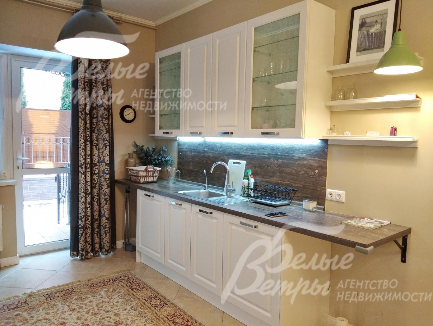 Кухня с выходом в летний садик