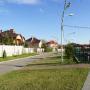 На территории поселка языковой детский сад с бассейном