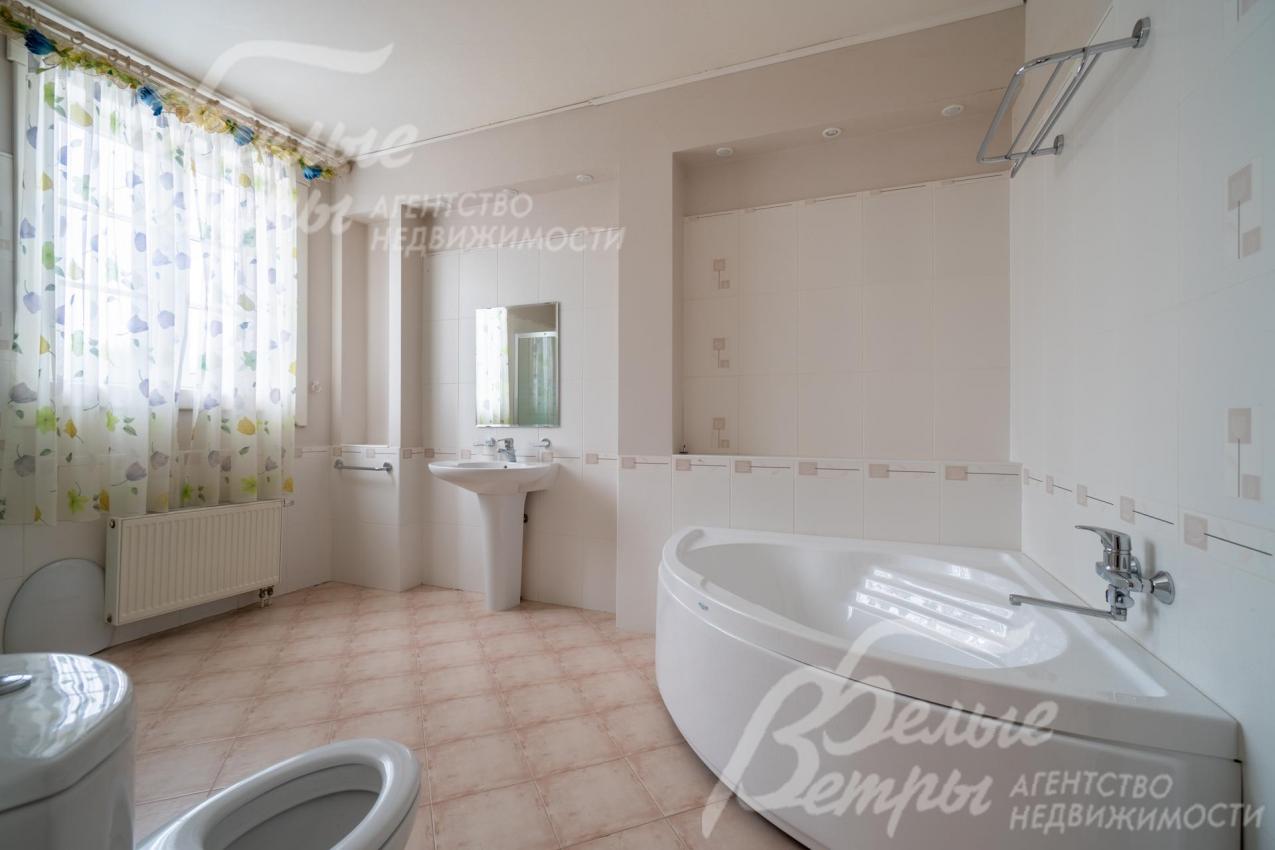 Все санузлы оборудованы дорогостоящей сантехникой