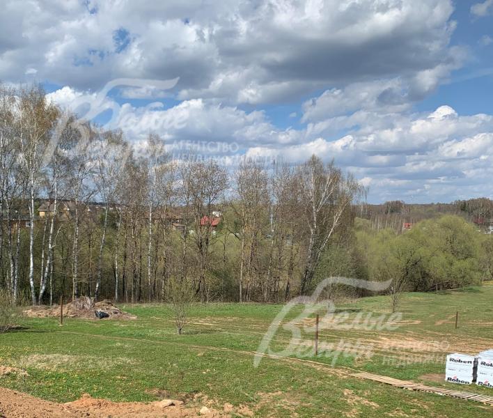 Вид с террасы на участок 8,6 сотки