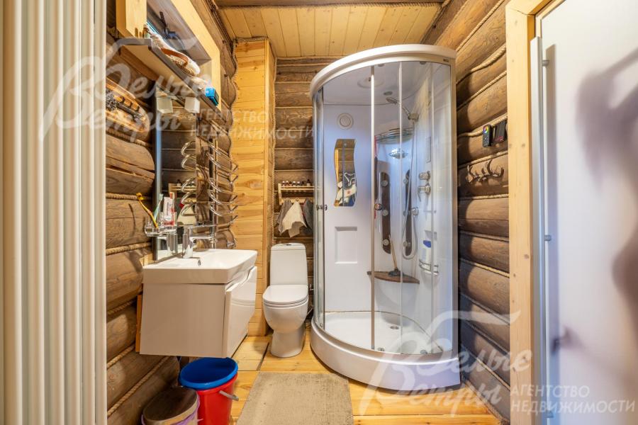Санузел в бане с душевой