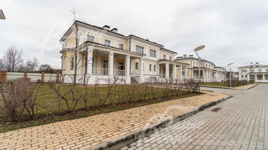 Наружная подсветка дома светодиодными прожекторами и диодной лентой