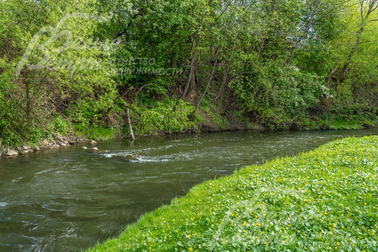 В коттеджном посёлке - множество живописных локаций