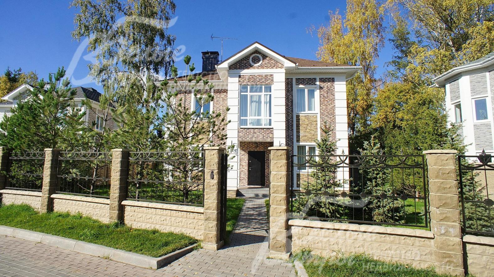 Дома в поселке Гайд Парк