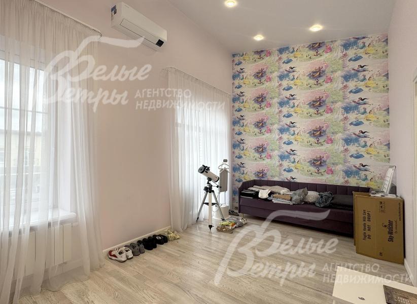 В доме установлены радиаторы, на втором этаже - кондиционер LG