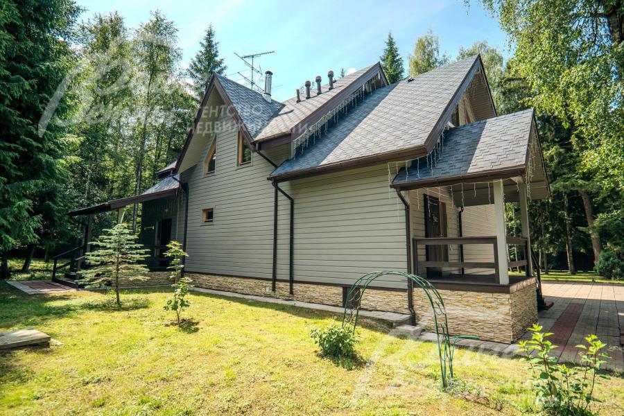 Коттедж в стиле современной классики деревянного домостроения