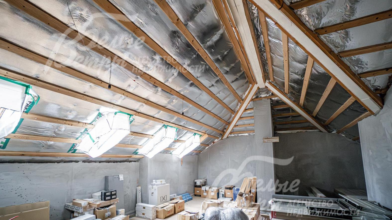 Мансардный этаж с окнами FAKRO с автоматическим проветриванием с пульт-управлением