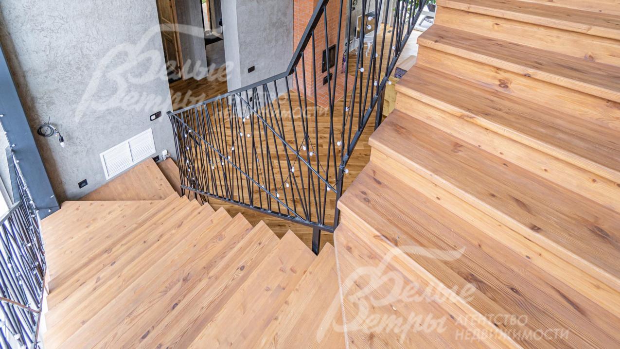 Ступени из массива сосны