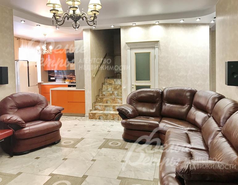 Торцевая секция таунхауса в аренду 