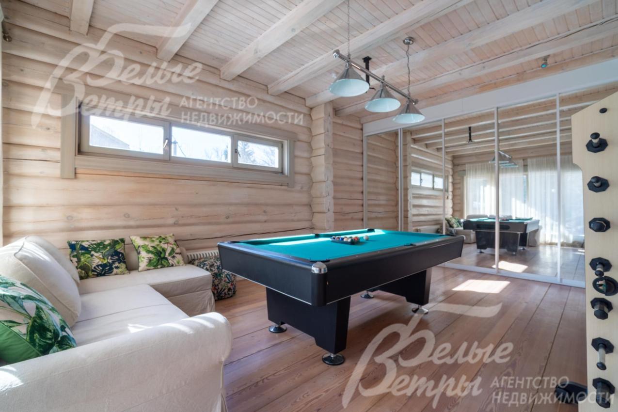 Игровая-бильярдная на 1-м этаже