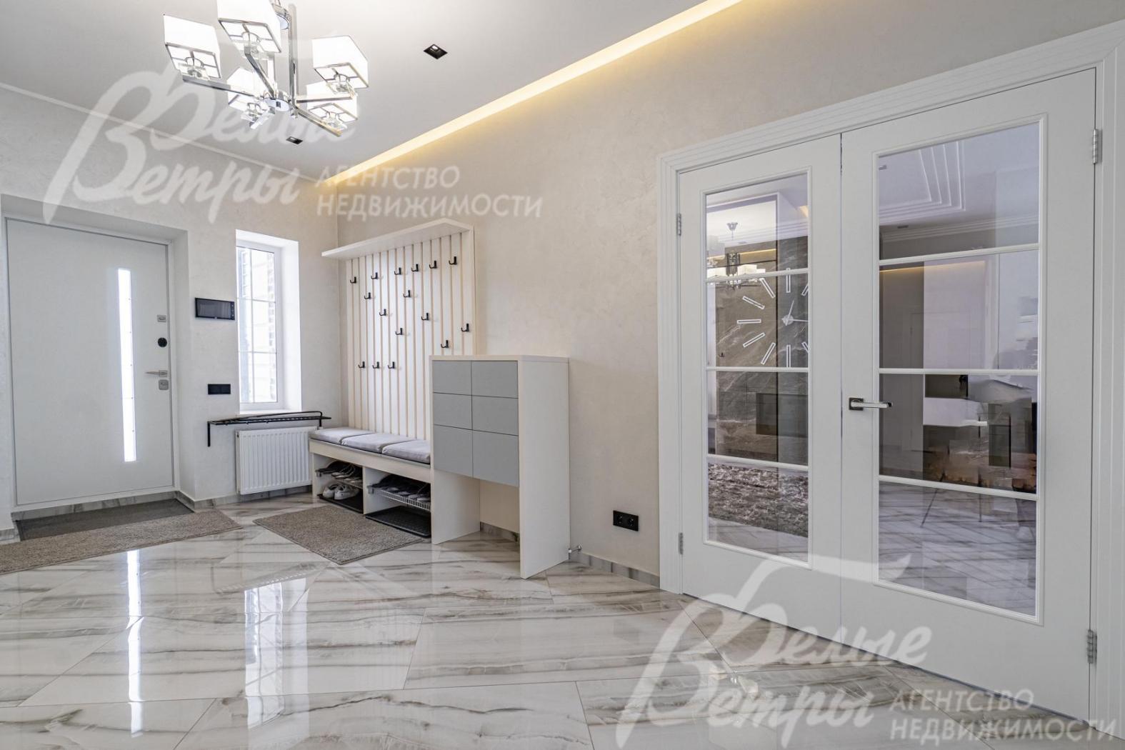 На полу 1-го этажа керамогранит с водяным подогревом