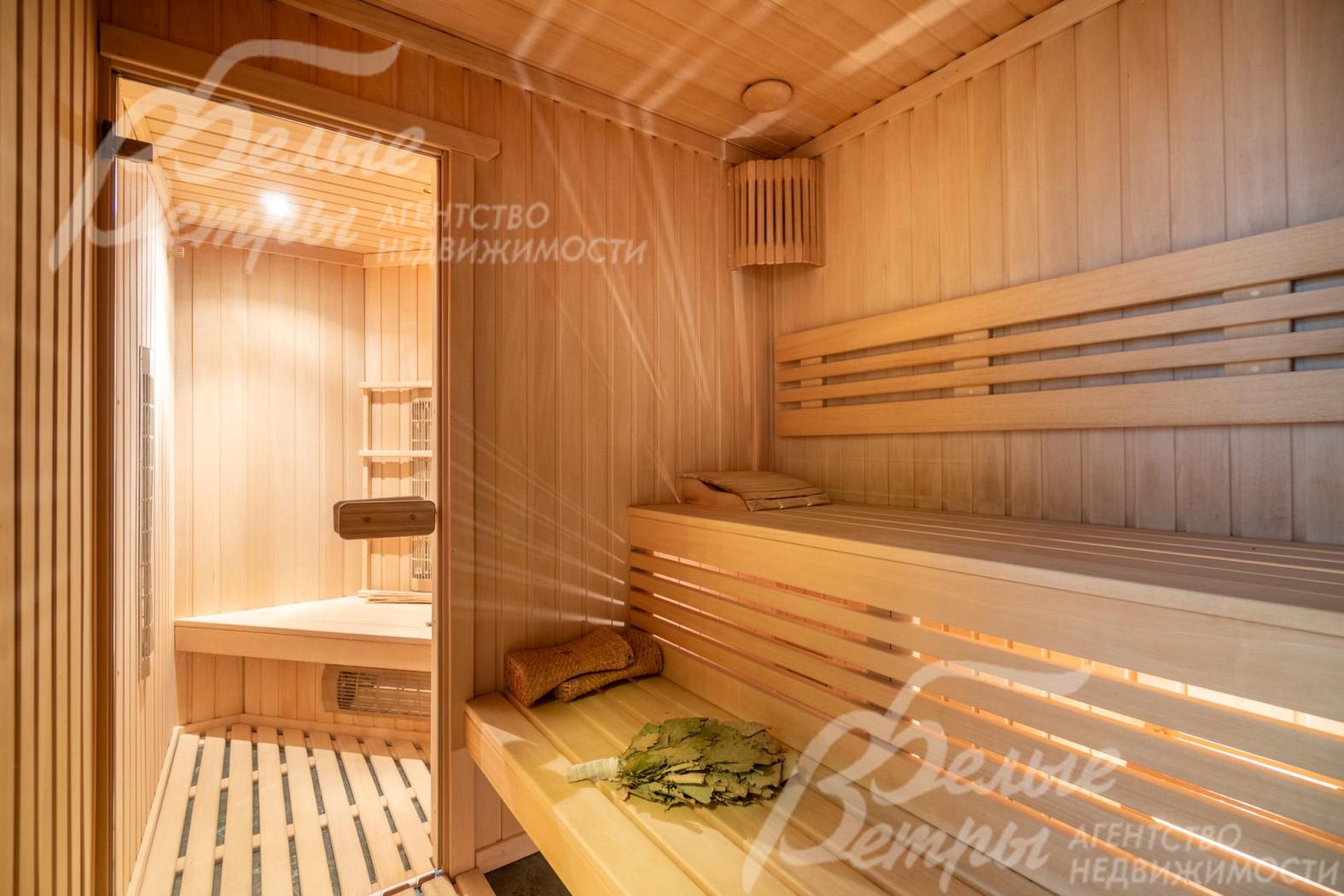 В парной зоне помимо хамама есть инфракрасная и электрическая сауны, санузел и тропический душ