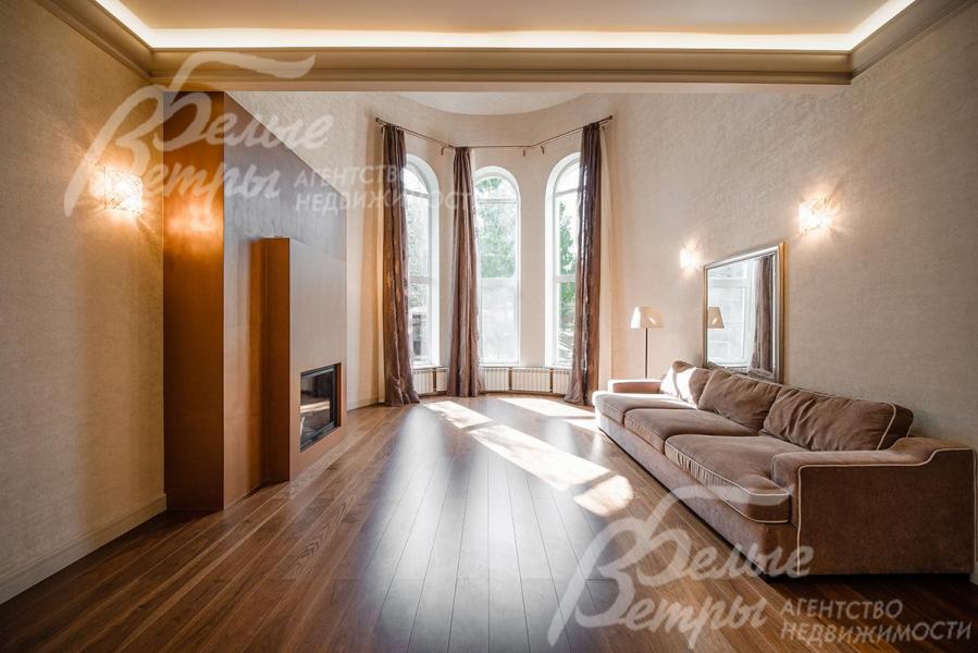 Гостиная с камином